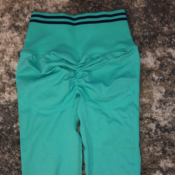 Doyoueven DYE Scrunch Seamless Leggings - Bright Teal - XS - Picture 4 of 5